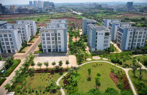 醉近网上刮起了一股毛坯房直接入住的风潮，确实购买毛坯房之后，房屋装修也是很大一笔费用，有的朋友没有多余的钱装修房屋，只能暂时空置，不过在接手毛坯房之前，还有很重要的一个步骤，那就是验房，那么你知道毛坯房如何验收吗？